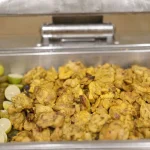 انواع غذا به صورت سلف سرویس یا دیس پرس در مراسم عروسی و عقد منو غذایی متنوع در تشریفات آریا امیر نیاکانی