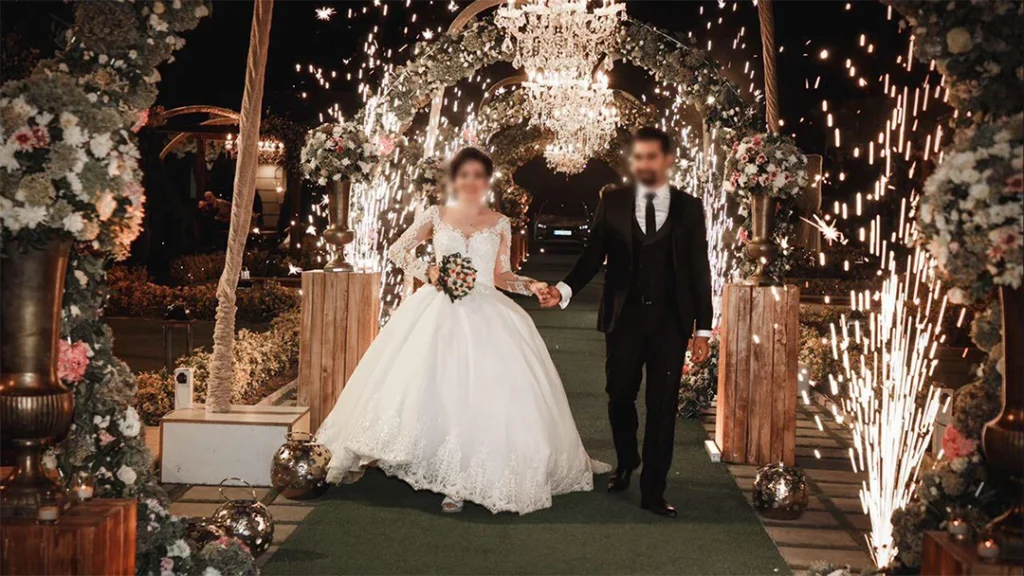 گل آرایی مراسم عروسی و عقد با انواع گل های طبیعی با انتخاب شما تشریفات آریا امیر نیاکانی